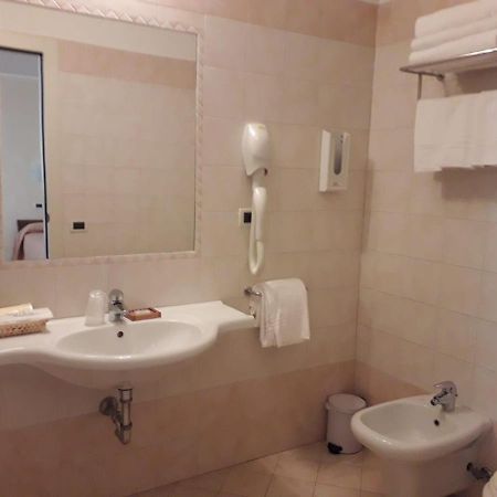 Albergo Ristorante Campanile Azzurro Villafranca Padovana Luaran gambar