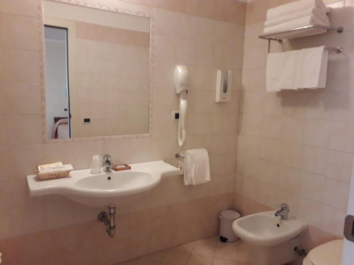Albergo Ristorante Campanile Azzurro Villafranca Padovana Luaran gambar