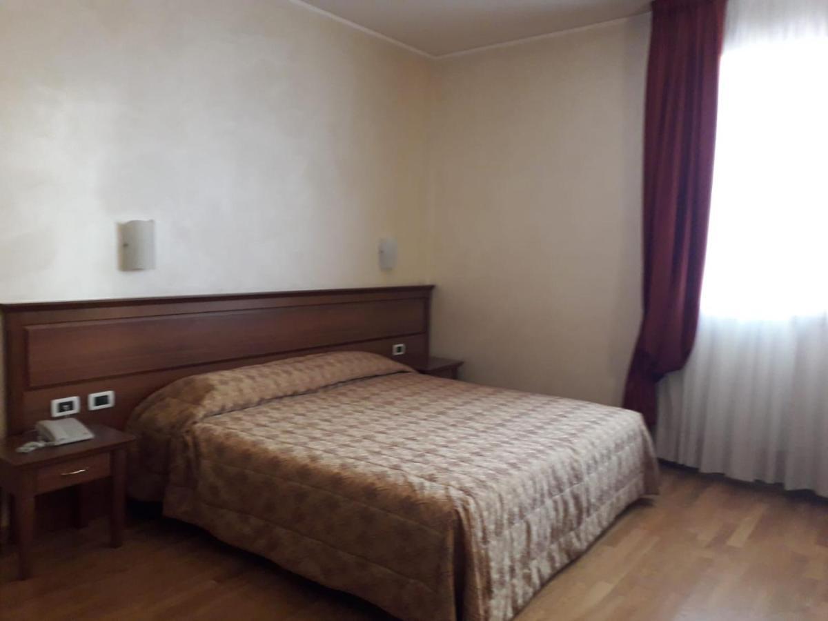 Albergo Ristorante Campanile Azzurro Villafranca Padovana Luaran gambar
